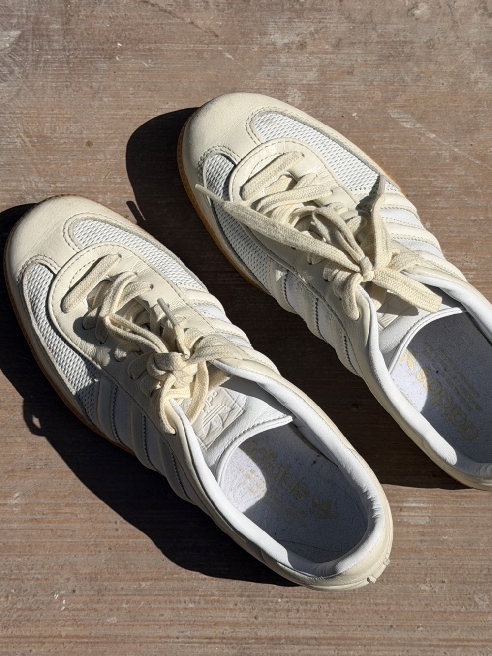 Adidas Women’s Cream Samba with Gum Sole Size 7.5 - Picture 2 of 4